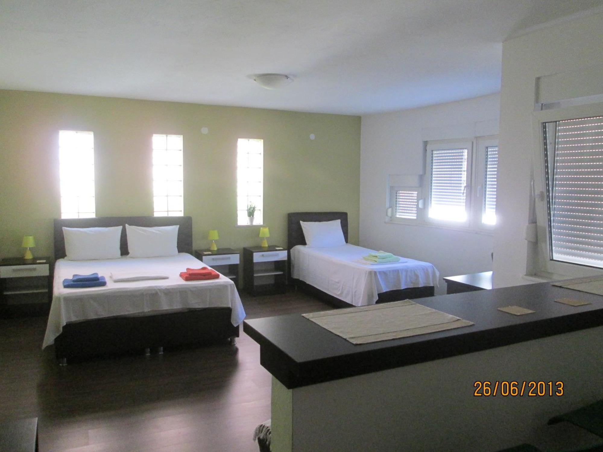 Guesthouse Stari Grad Мостар Стая снимка